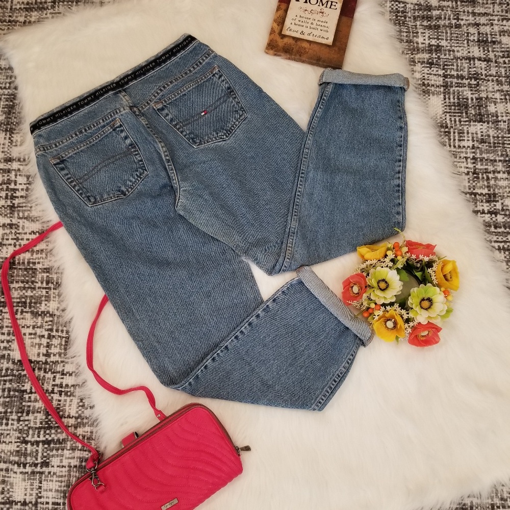 🌻TOMMY HILFIGER VINTAGE LOGO MOM BOYFRIEND JEANS!